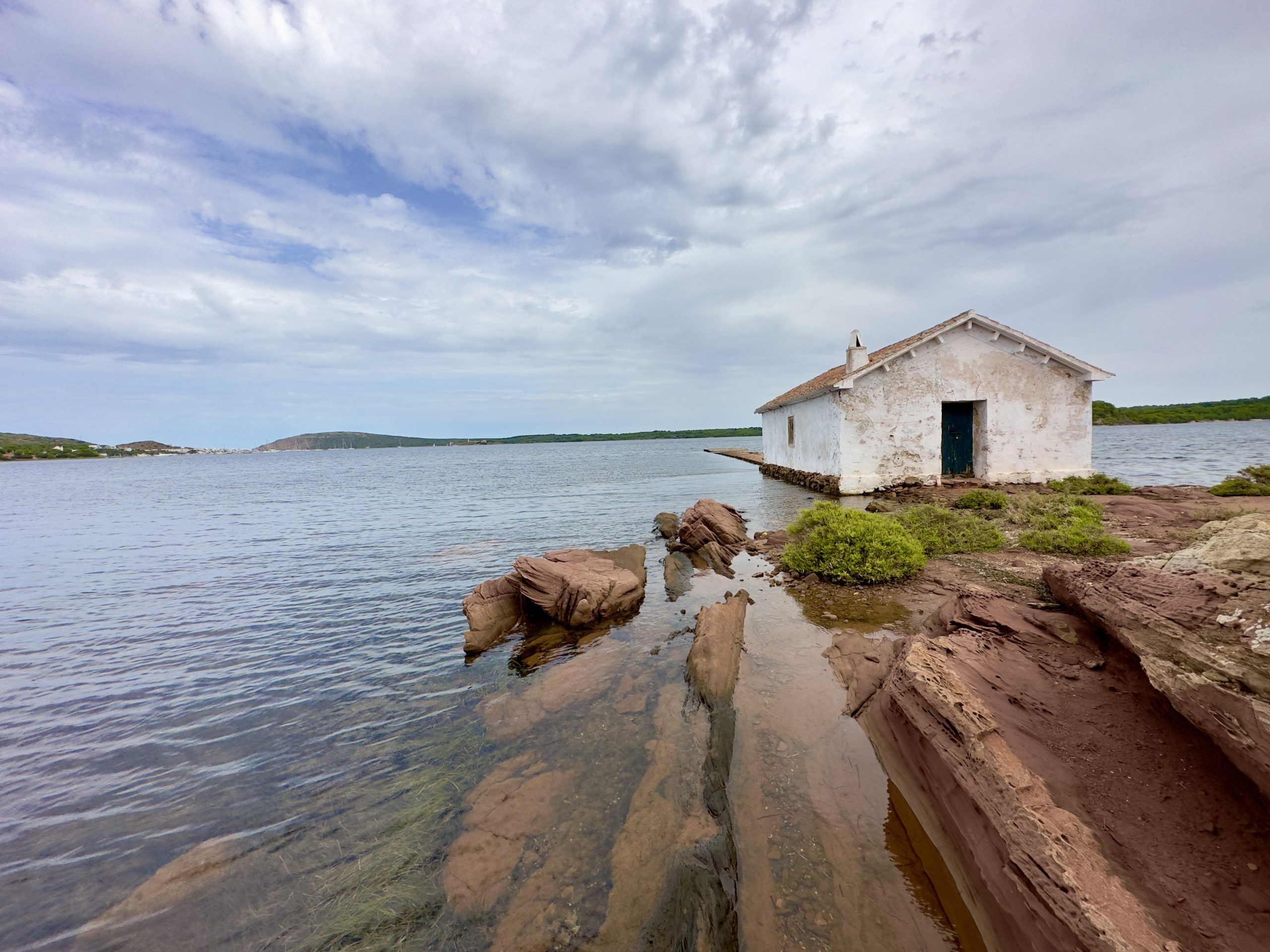 ¡VENDEMOS TU CASA EN MENORCA!​ Property Partners Menorca, Luxury Homes Menorca, Seafront Villas, Se Vende Casa Menorca
